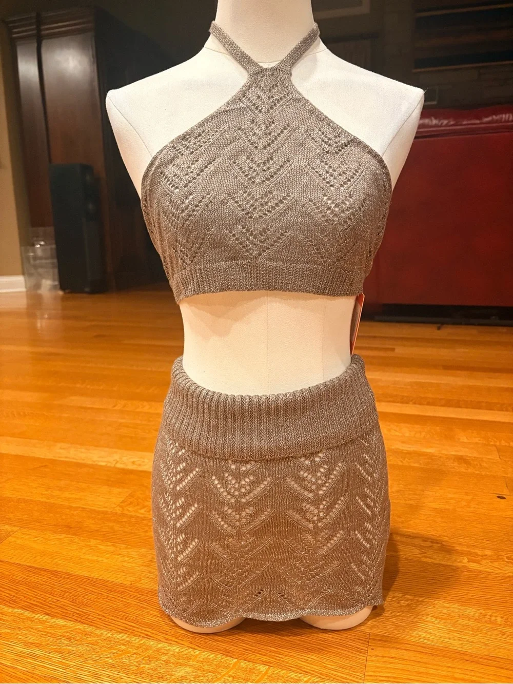 NWT Edikted Shimmer Sparkly Pointelle Knit Halterneck Two Piece Skirt Set Small